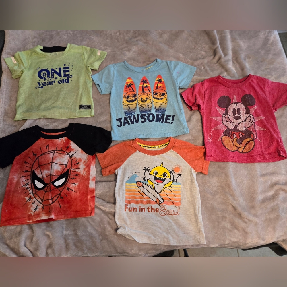 Lot of 5 short sleeve tee shirts - size 18 month